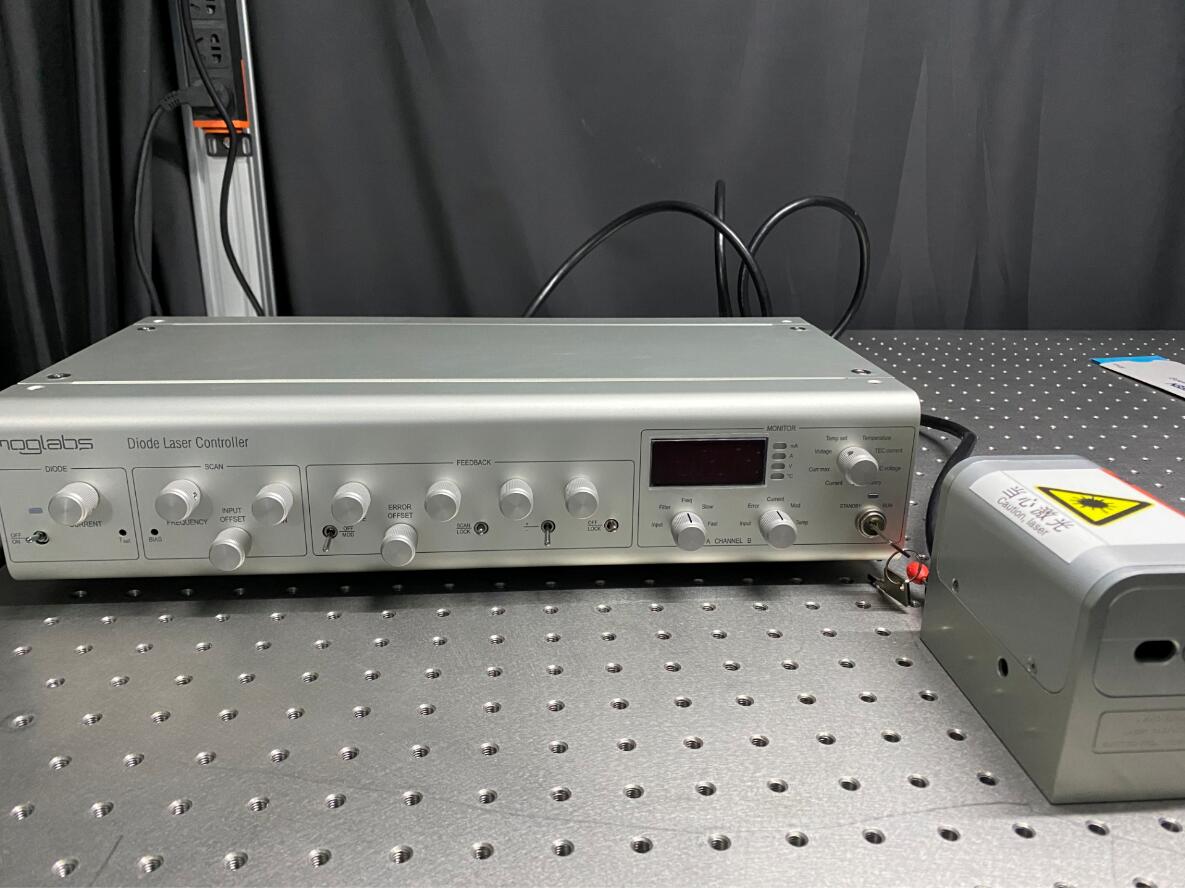 光纤飞秒脉冲激光器